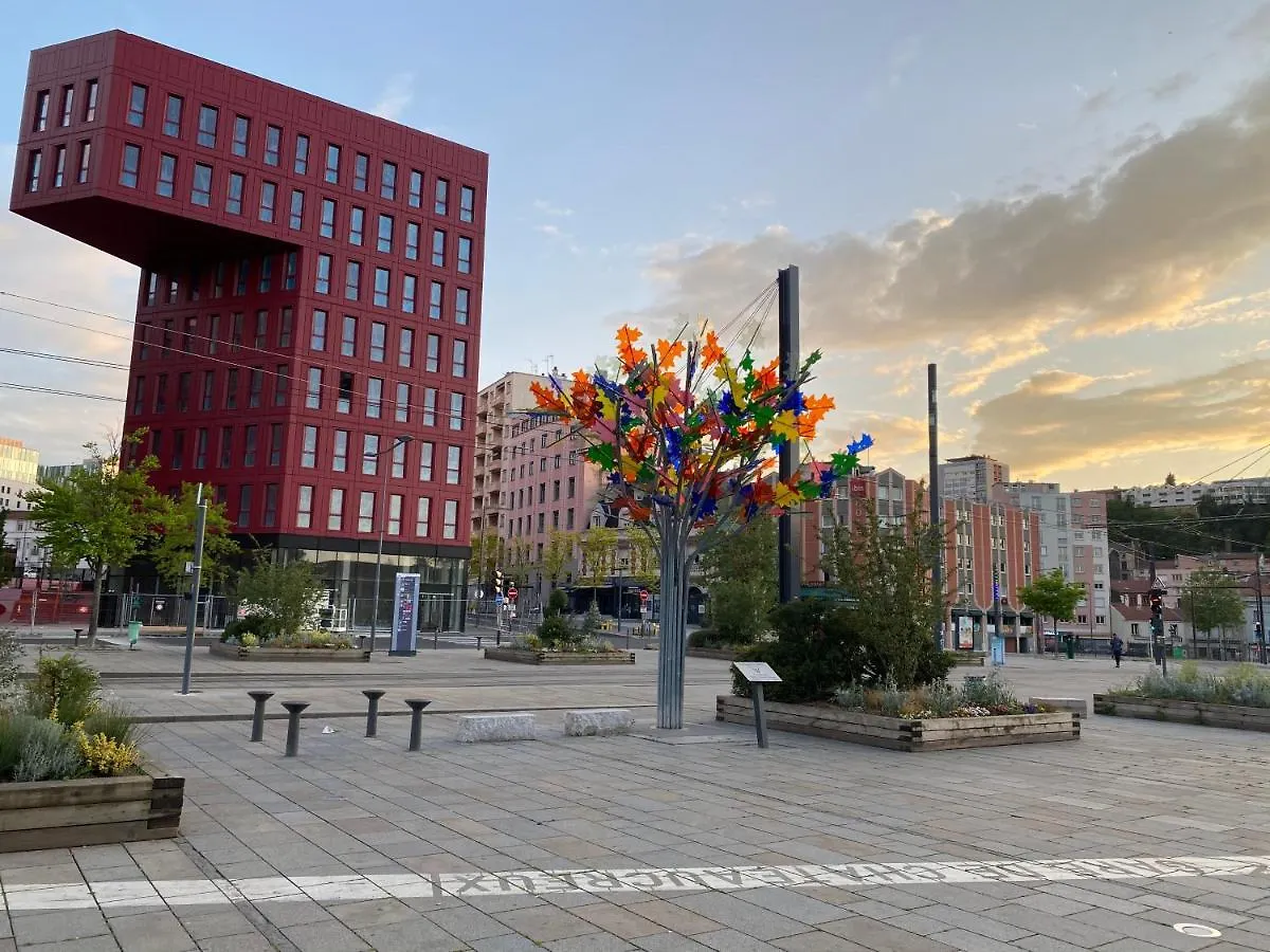 CHIC&COSY GRAND APPART BUSINESS Centre NETFLIX Saint-Etienne  0*, Saint-Etienne (Loire) France